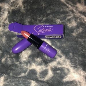 MAC Selena -Amor Prohibido- Lipstick